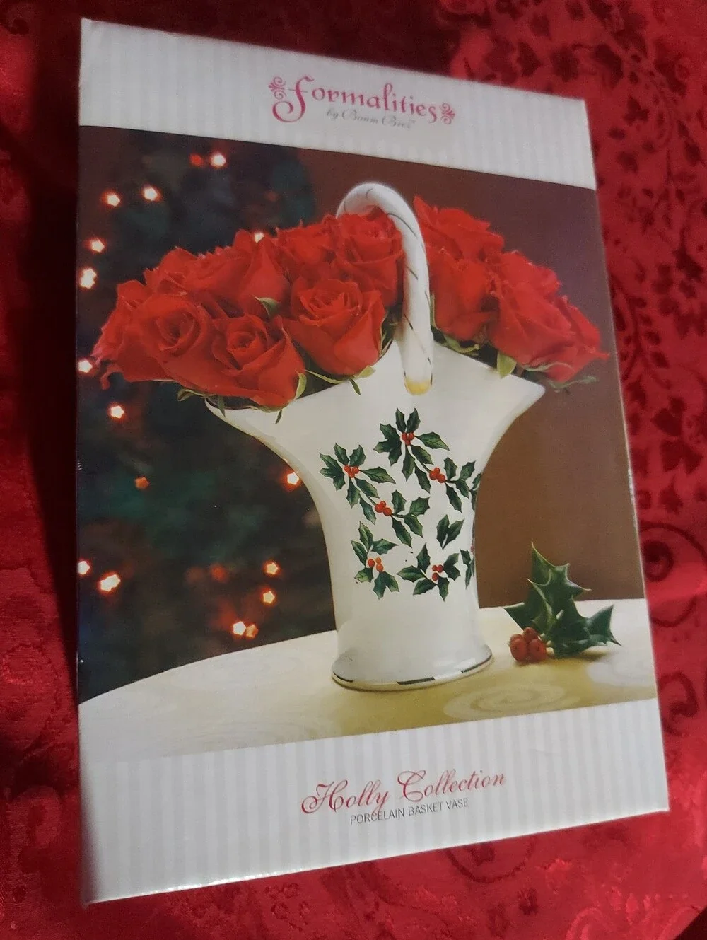 NEW IN BOXHolly Collection by Baum Bros Formalities Ceramic Handled Ivory Basket